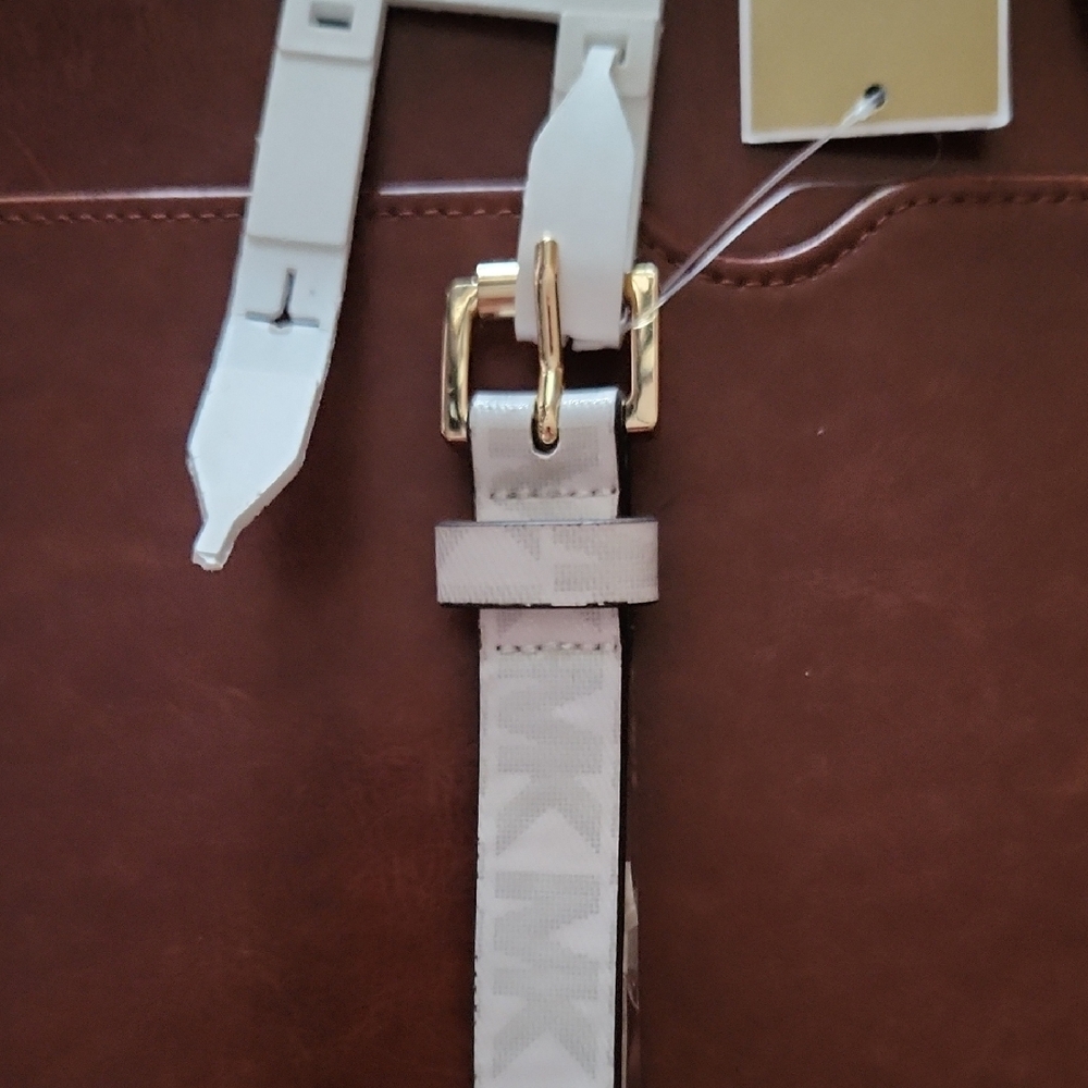 🔥NWT M.Kors White Belt w/ Gray Monogram Gold Buckle. Synthetic